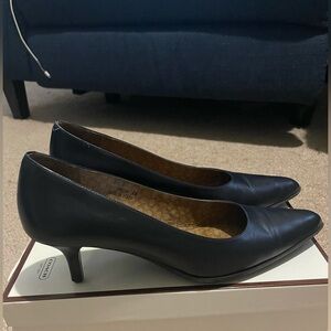 COACH navy blue leather pointed toe heels size 8.5